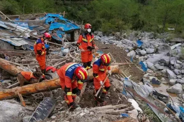 油動式大載荷長航時(shí)無人直升機(jī)——打造我國應(yīng)急救援、防汛救災(zāi)、森林草原消防的“新質(zhì)戰(zhàn)斗力”!
